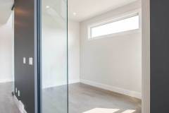 8DG9909